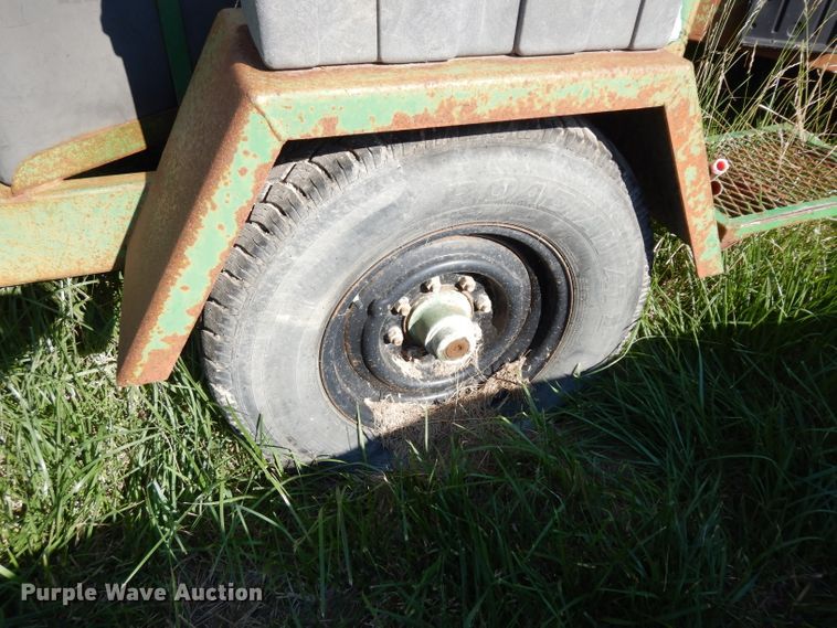 image for item DF4224 1998 John Deere 250XP wood chipper