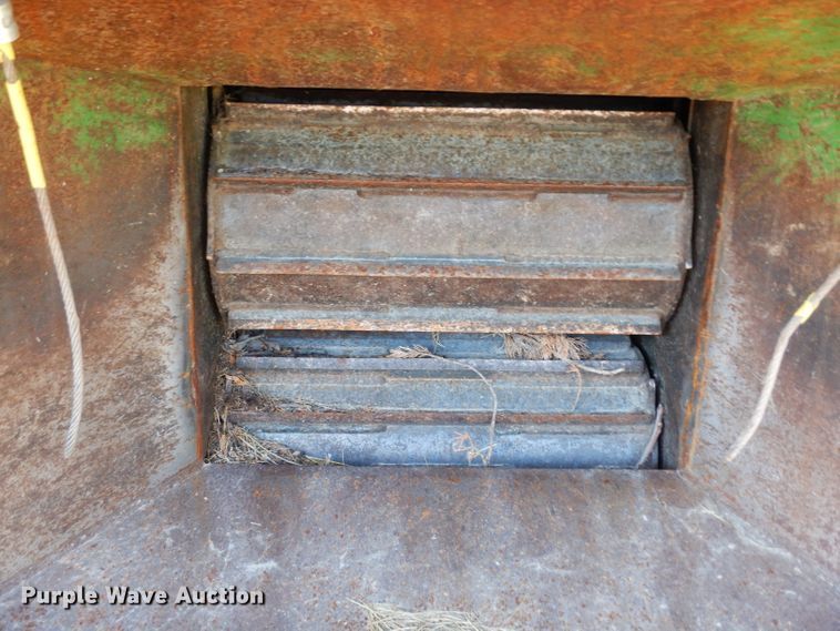 image for item DF4224 1998 John Deere 250XP wood chipper