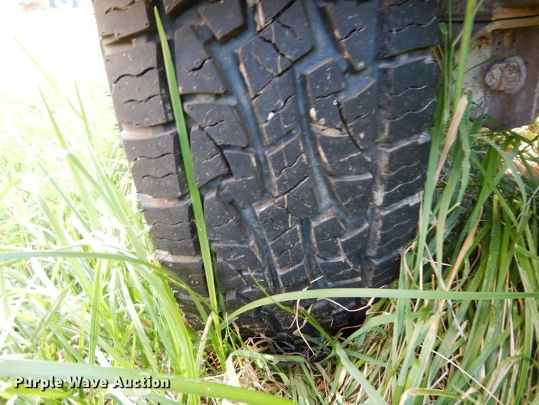 image for item DF4224 1998 John Deere 250XP wood chipper