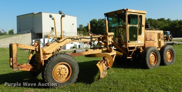 image for item DF4227 1987 Caterpillar 120  motor grader