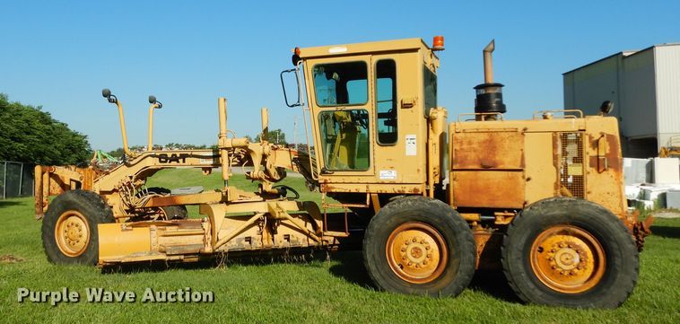image for item DF4227 1987 Caterpillar 120  motor grader
