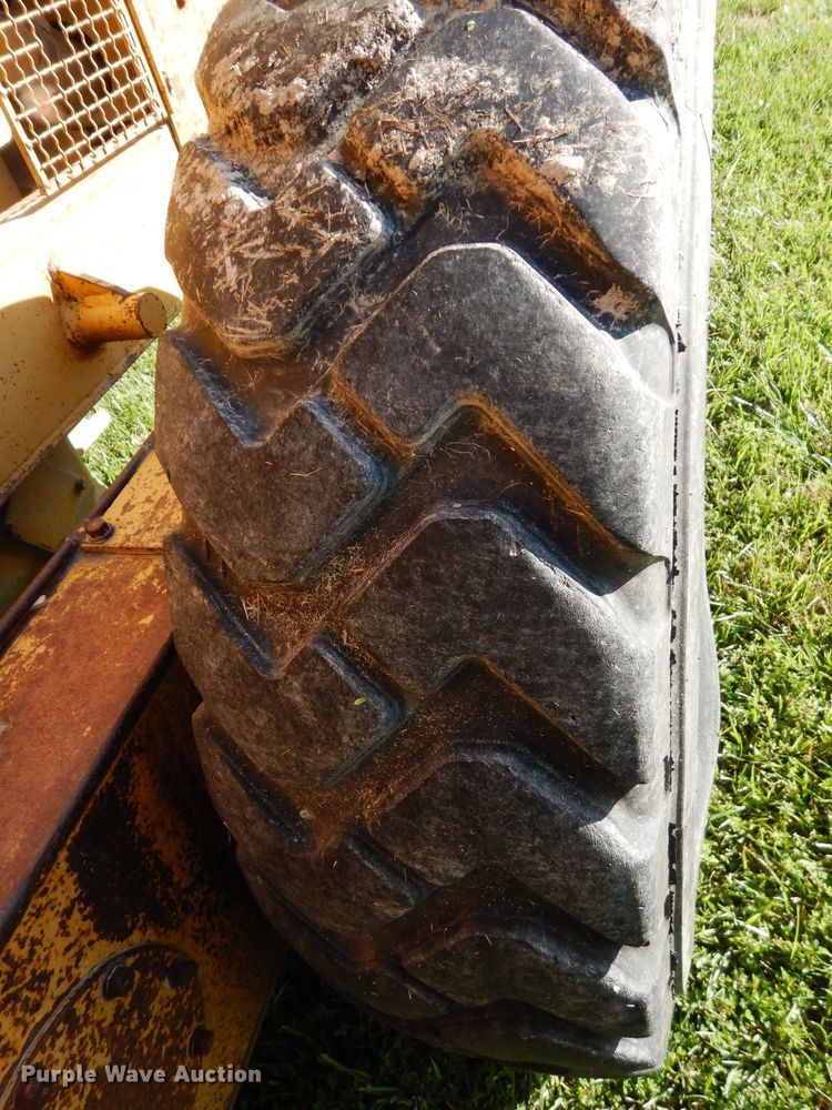 image for item DF4227 1987 Caterpillar 120  motor grader