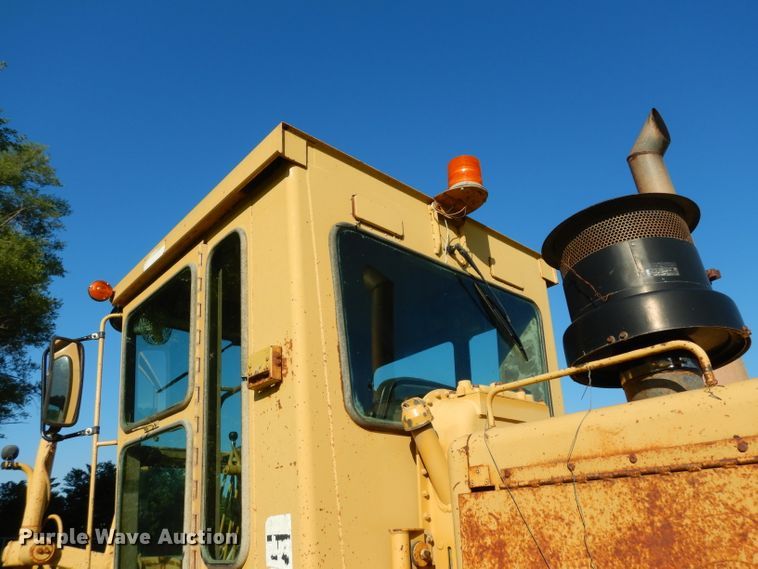 image for item DF4227 1987 Caterpillar 120  motor grader