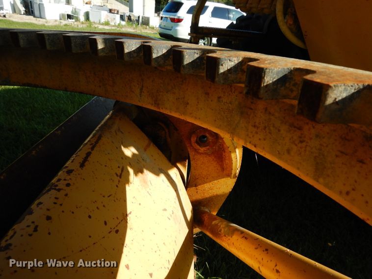 image for item DF4227 1987 Caterpillar 120  motor grader