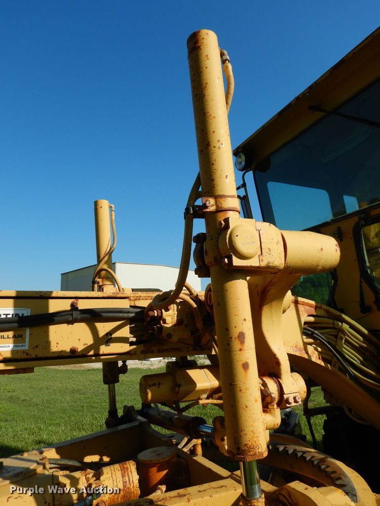 image for item DF4227 1987 Caterpillar 120  motor grader