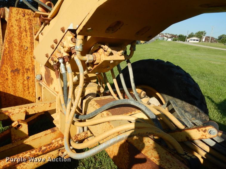 image for item DF4227 1987 Caterpillar 120  motor grader