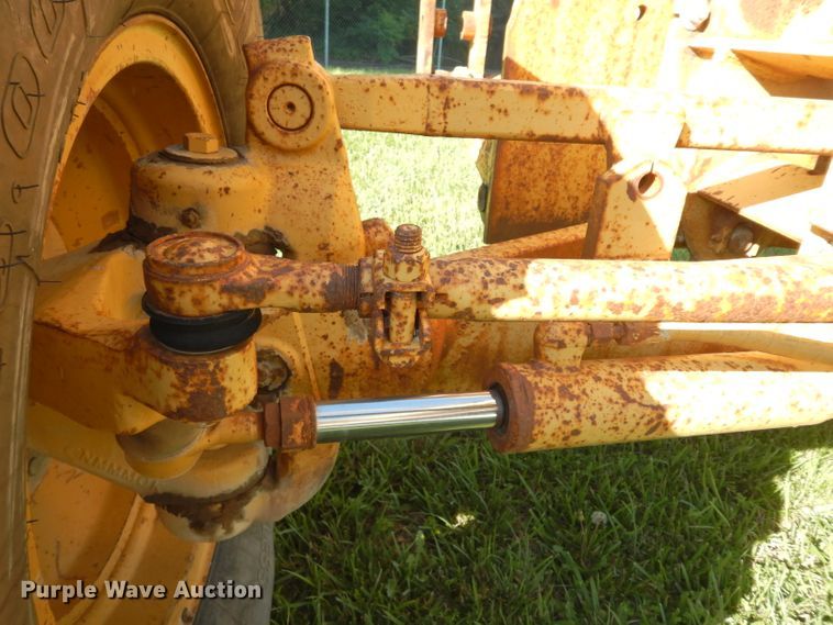 image for item DF4227 1987 Caterpillar 120  motor grader