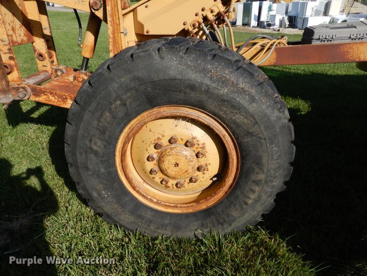 image for item DF4227 1987 Caterpillar 120  motor grader