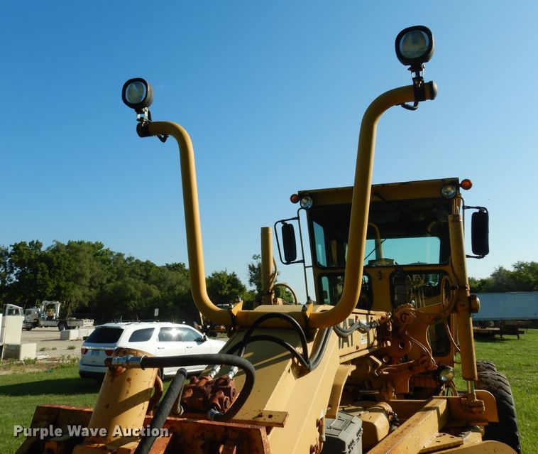 image for item DF4227 1987 Caterpillar 120  motor grader