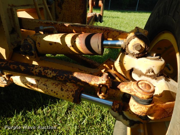 image for item DF4227 1987 Caterpillar 120  motor grader