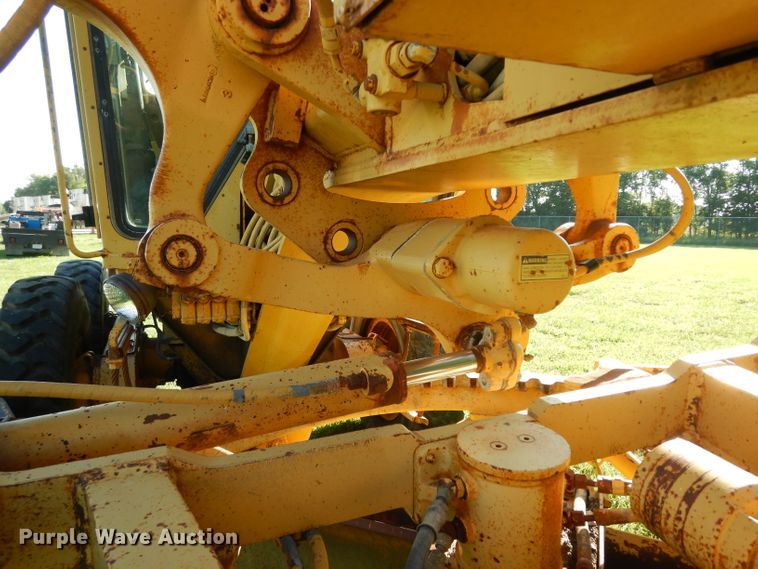 image for item DF4227 1987 Caterpillar 120  motor grader