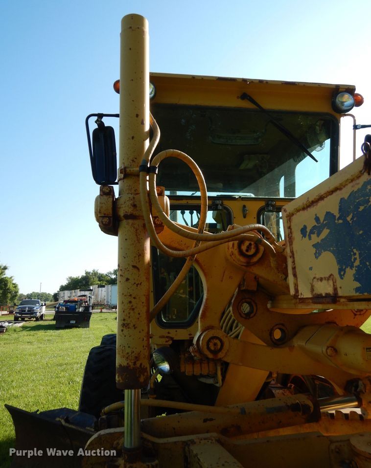 image for item DF4227 1987 Caterpillar 120  motor grader