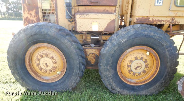 image for item DF4227 1987 Caterpillar 120  motor grader