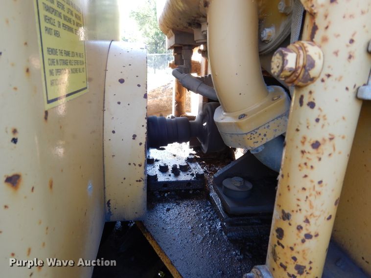 image for item DF4227 1987 Caterpillar 120  motor grader