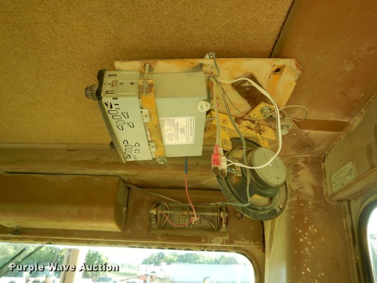 image for item DF4227 1987 Caterpillar 120  motor grader