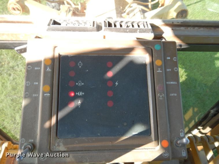 image for item DF4227 1987 Caterpillar 120  motor grader