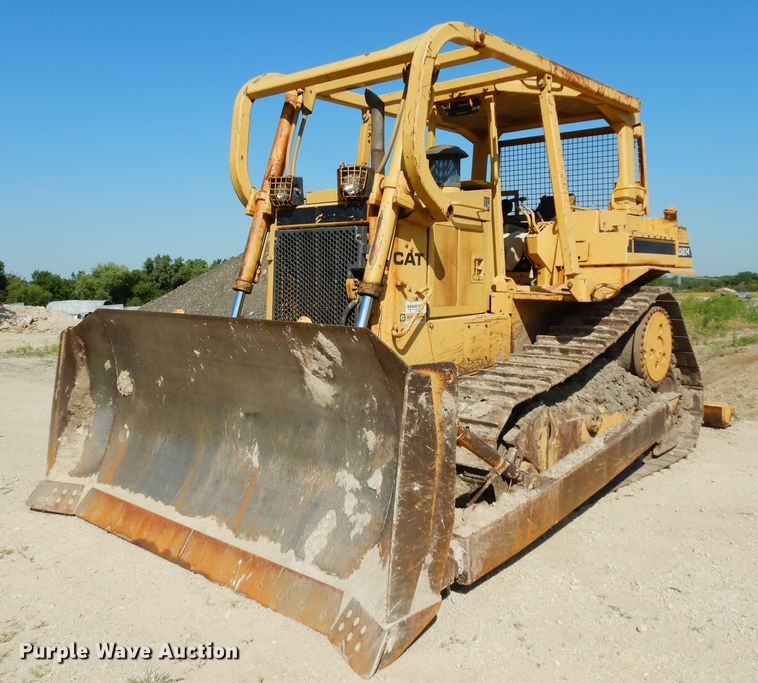 image for item DF4228 1990 Caterpillar D6H  dozer