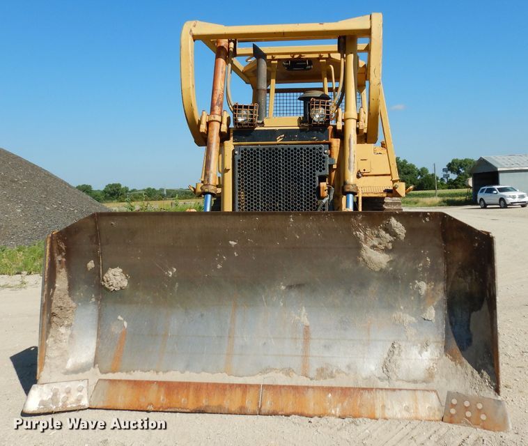 image for item DF4228 1990 Caterpillar D6H  dozer