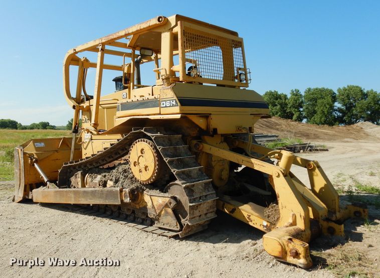 image for item DF4228 1990 Caterpillar D6H  dozer