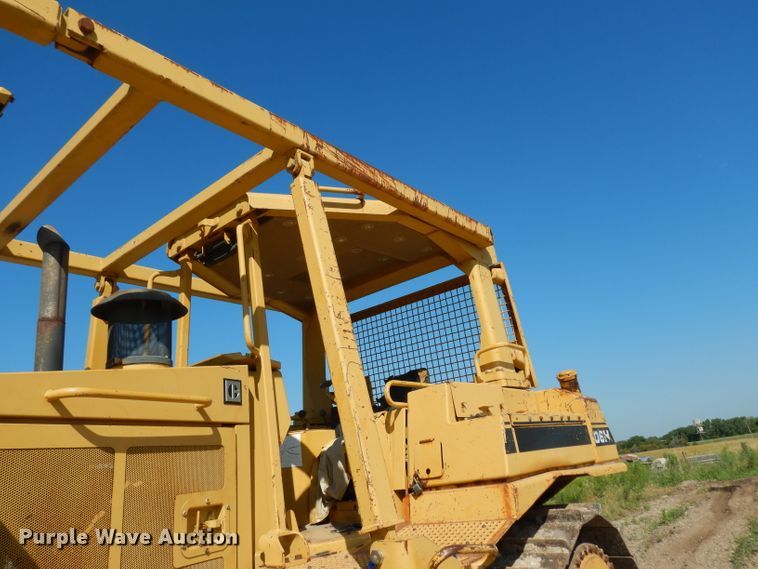 image for item DF4228 1990 Caterpillar D6H  dozer