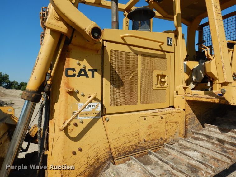 image for item DF4228 1990 Caterpillar D6H  dozer