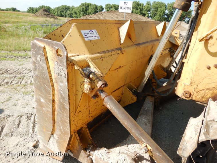 image for item DF4228 1990 Caterpillar D6H  dozer