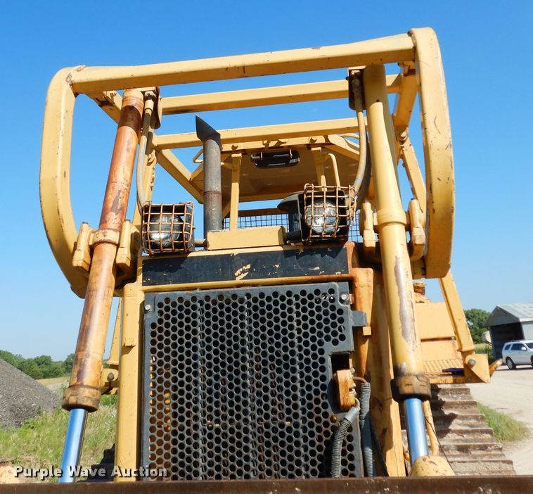 image for item DF4228 1990 Caterpillar D6H  dozer