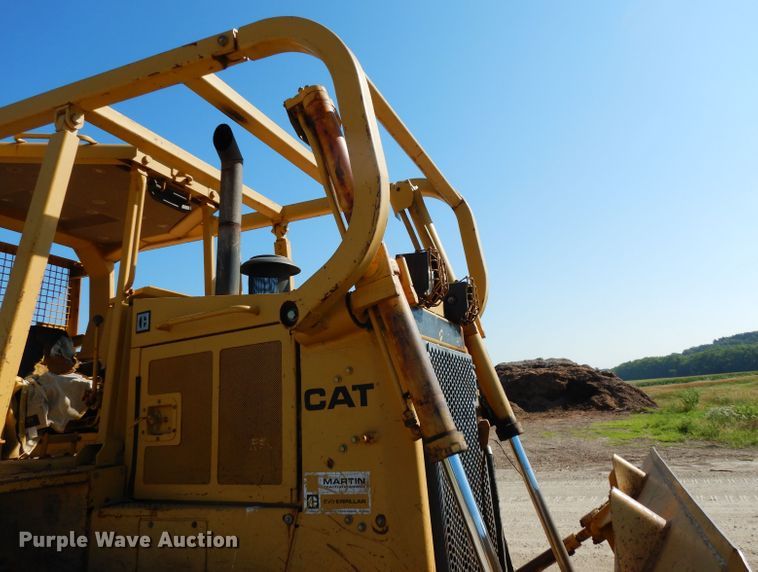 image for item DF4228 1990 Caterpillar D6H  dozer