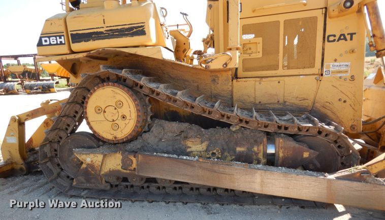 image for item DF4228 1990 Caterpillar D6H  dozer