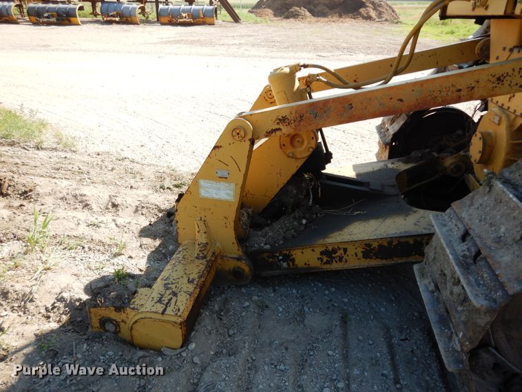 image for item DF4228 1990 Caterpillar D6H  dozer