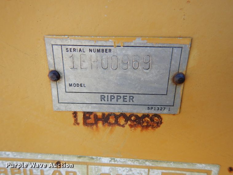 image for item DF4228 1990 Caterpillar D6H  dozer