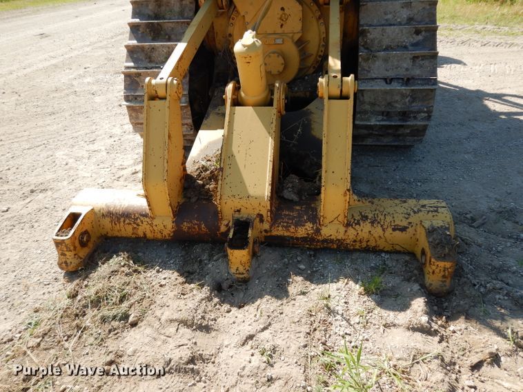 image for item DF4228 1990 Caterpillar D6H  dozer
