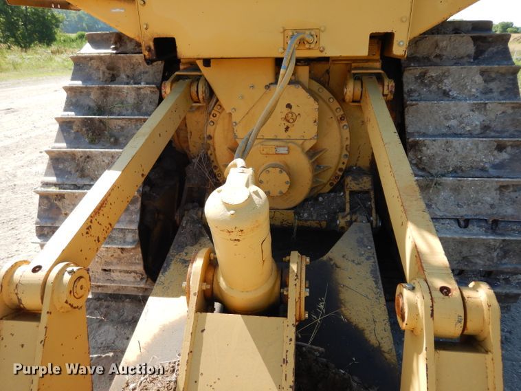 image for item DF4228 1990 Caterpillar D6H  dozer