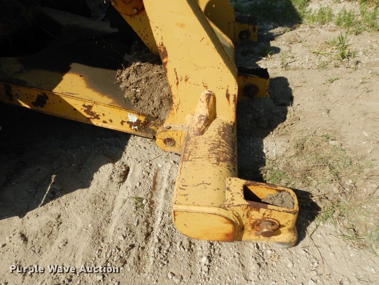 image for item DF4228 1990 Caterpillar D6H  dozer