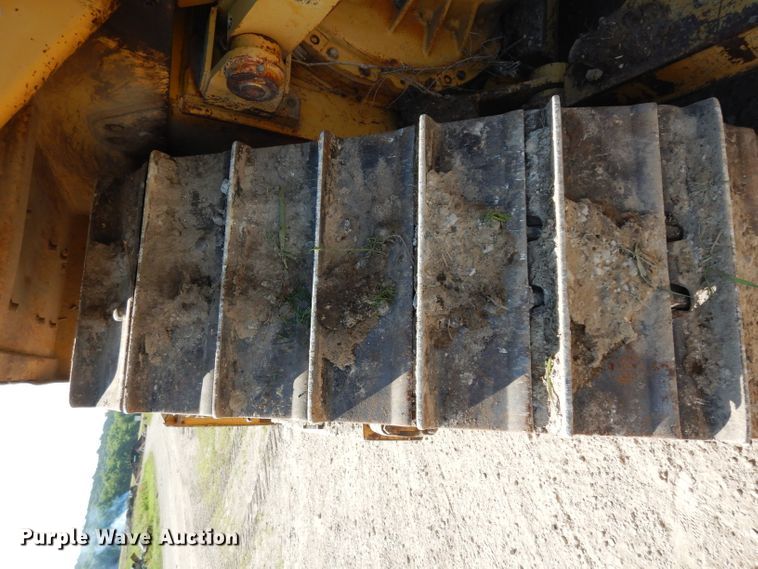 image for item DF4228 1990 Caterpillar D6H  dozer