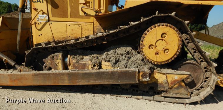 image for item DF4228 1990 Caterpillar D6H  dozer