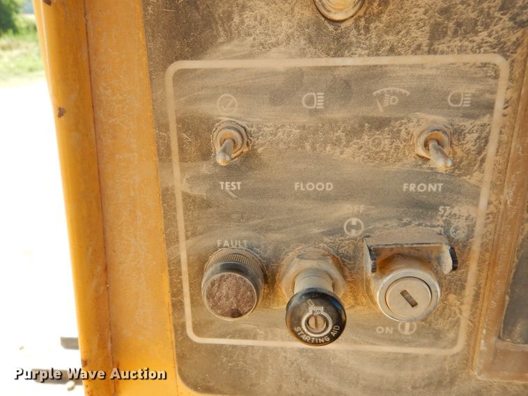 image for item DF4228 1990 Caterpillar D6H  dozer