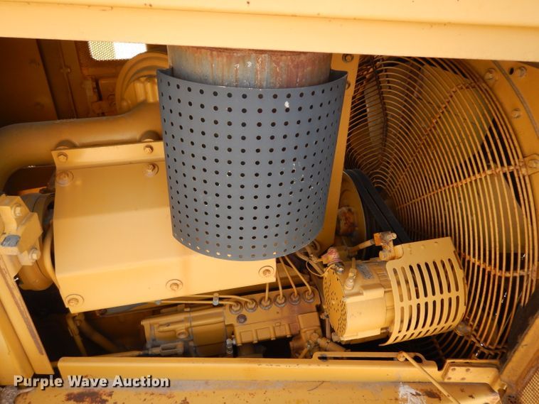 image for item DF4228 1990 Caterpillar D6H  dozer