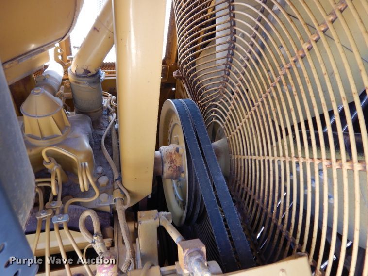 image for item DF4228 1990 Caterpillar D6H  dozer