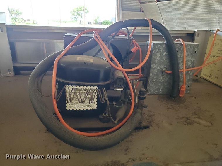 image for item DF7486 Continental 2R refrigerator