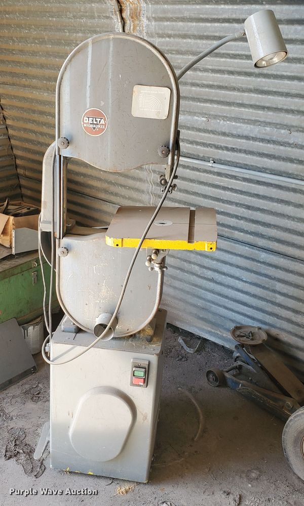 image for item DF7490 Delta Milwaukee bandsaw