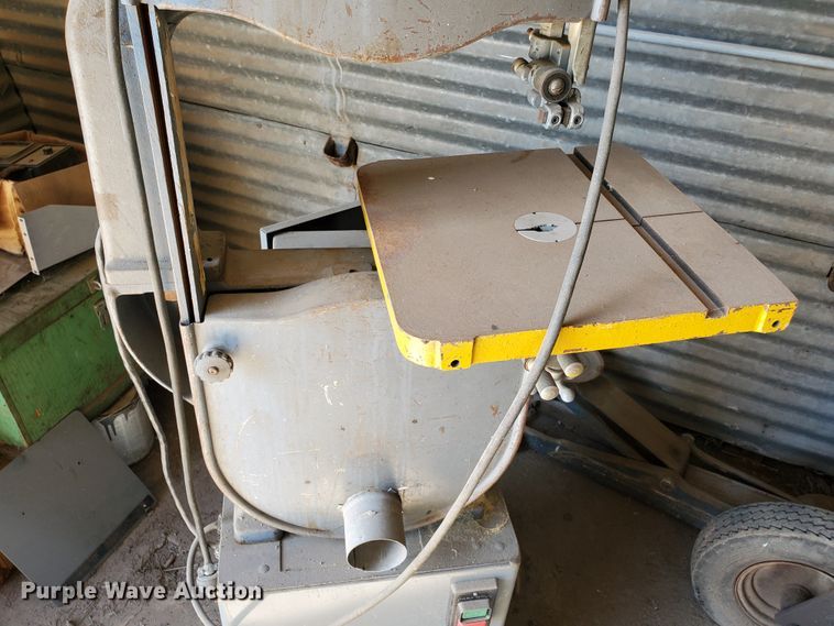 image for item DF7490 Delta Milwaukee bandsaw