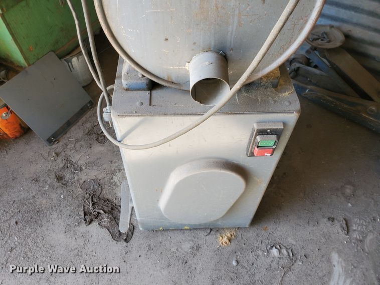 image for item DF7490 Delta Milwaukee bandsaw