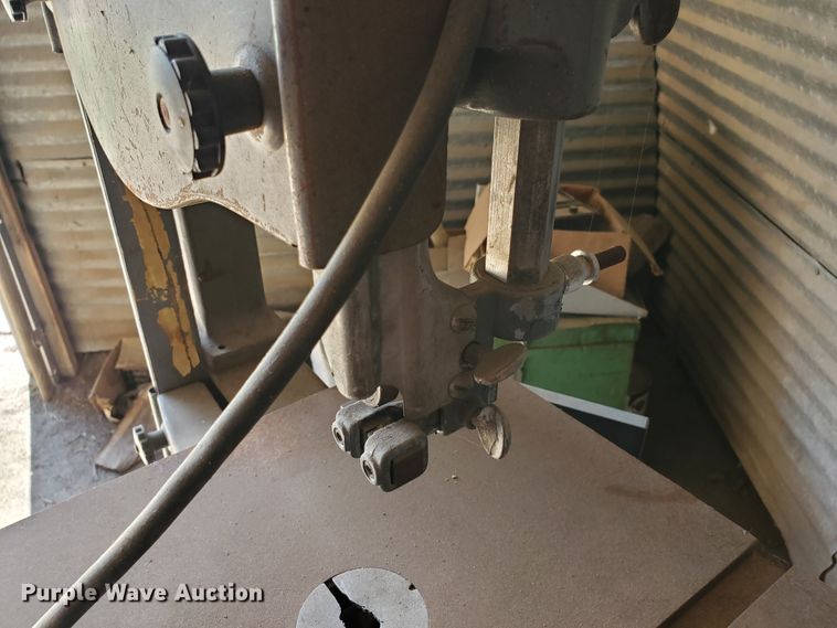 image for item DF7490 Delta Milwaukee bandsaw