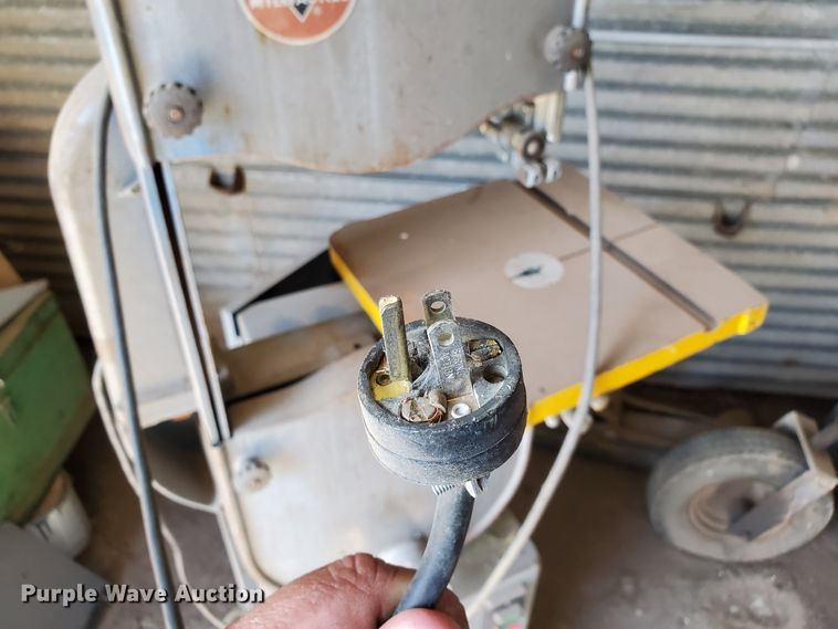 image for item DF7490 Delta Milwaukee bandsaw