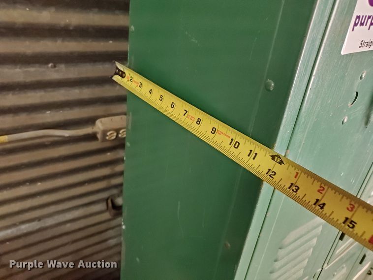 image for item DF7494 Metal lockers