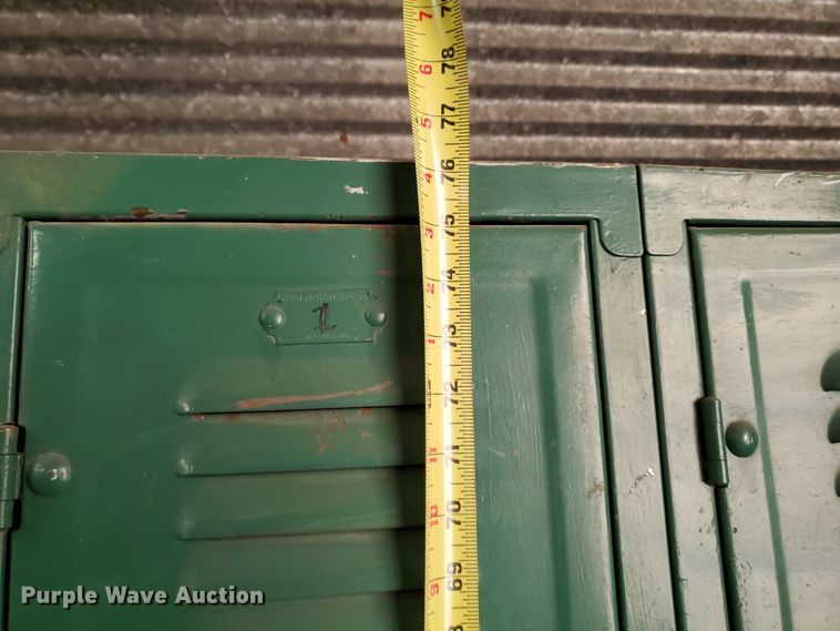 image for item DF7494 Metal lockers