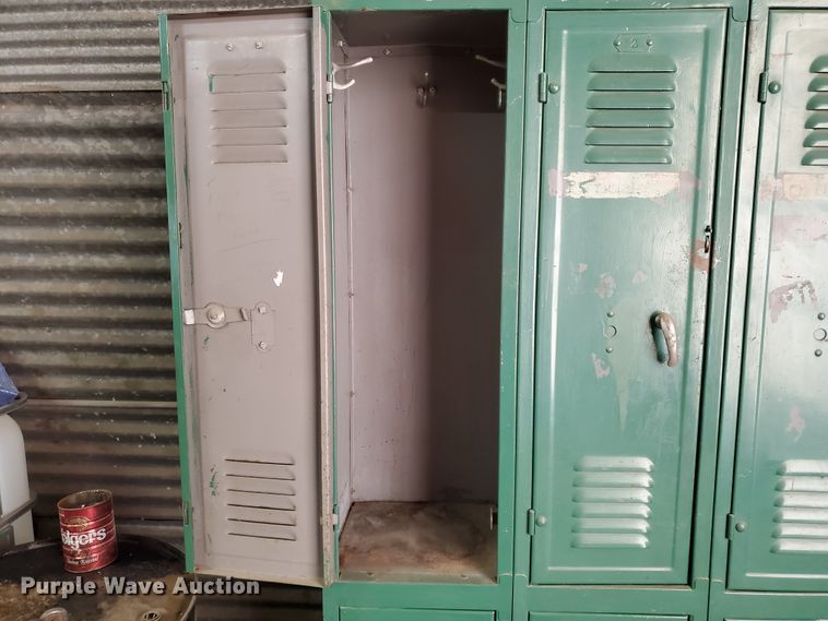 image for item DF7494 Metal lockers