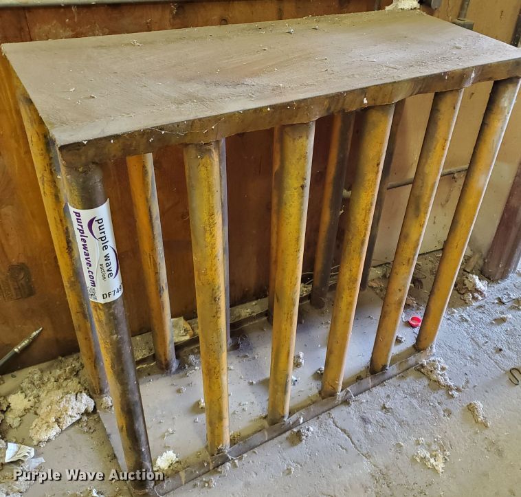 image for item DF7497 Tire inflation cage