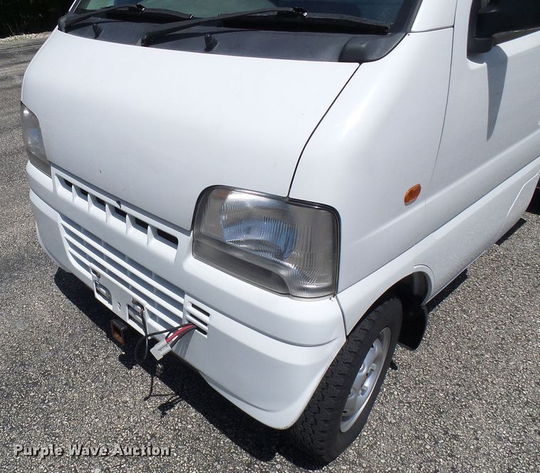 image for item DG1951 2002 Suzuki  mini truck